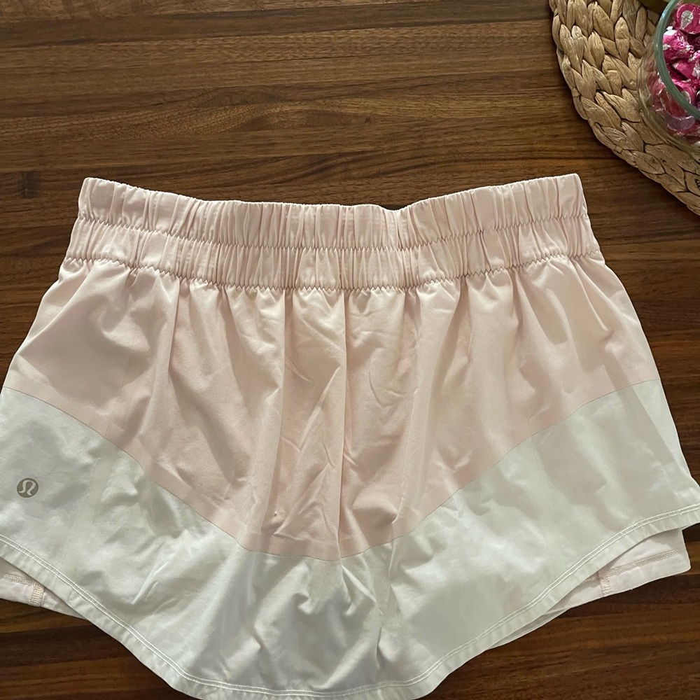Lululemon skirt! Excellent condition - no stains or tears! Size 10.